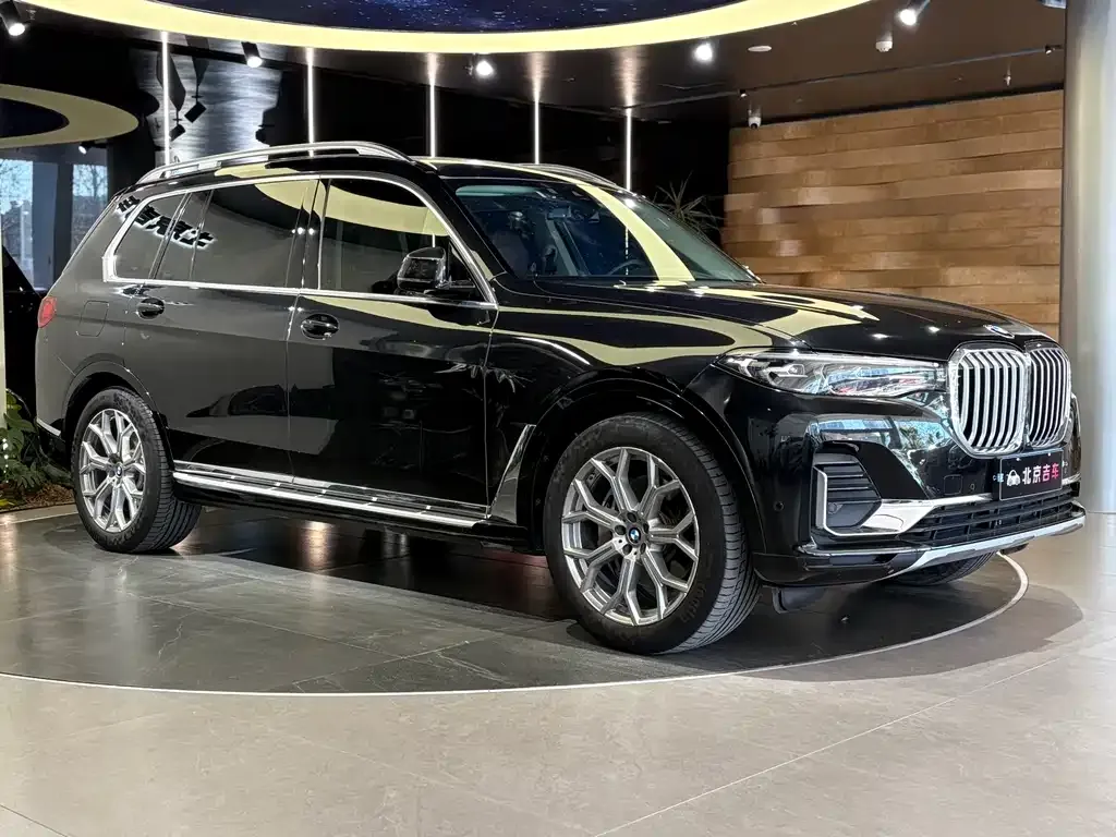 BMW X7 — фото 3