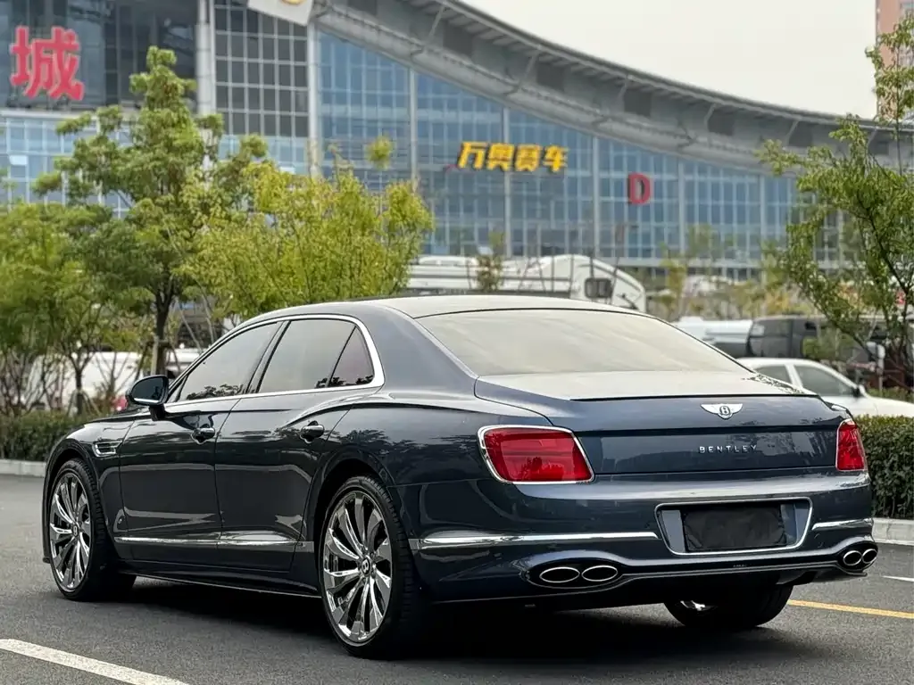 Bentley Flying Spur 2021 из CN, фото 8