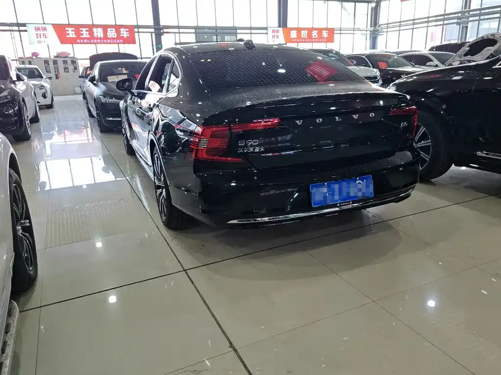 Volvo S90 2024 из CN, фото 6