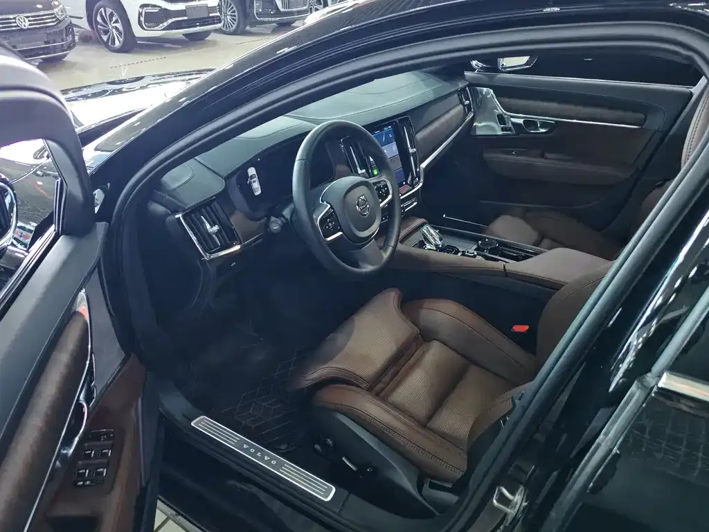Volvo S90 2024 из CN, фото 8