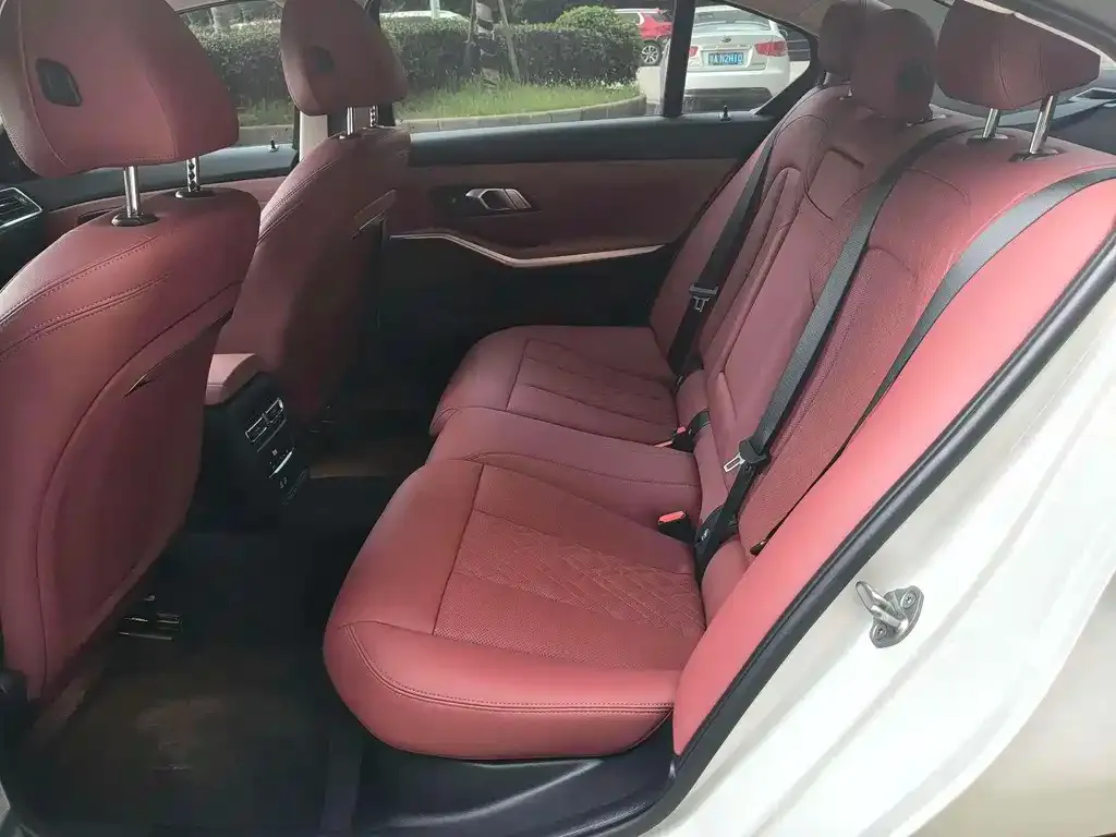 BMW 3 Series 2024 из CN, фото 9
