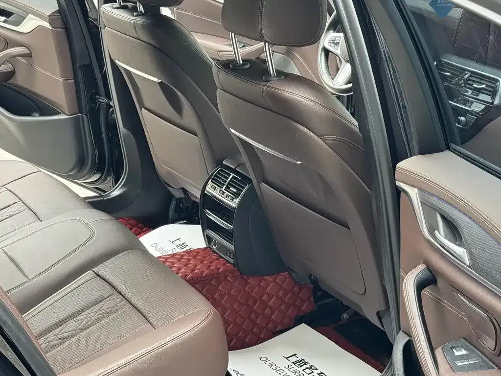 BMW 5 Series 2021 из CN, фото 9