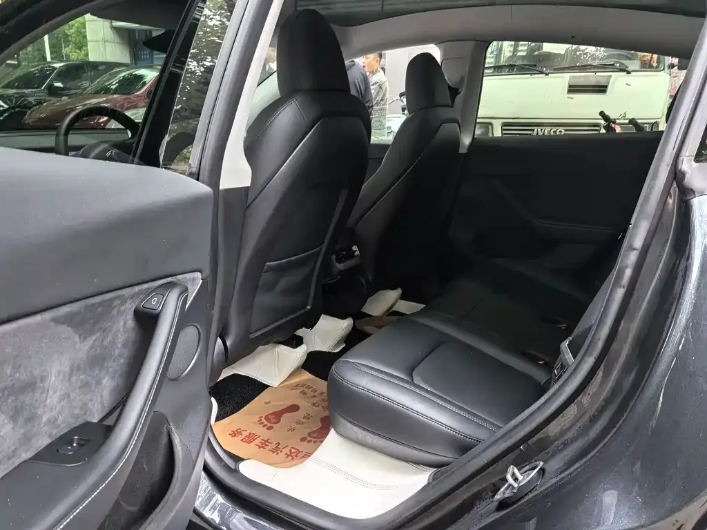 Tesla Model Y 2024 из CN, фото 4