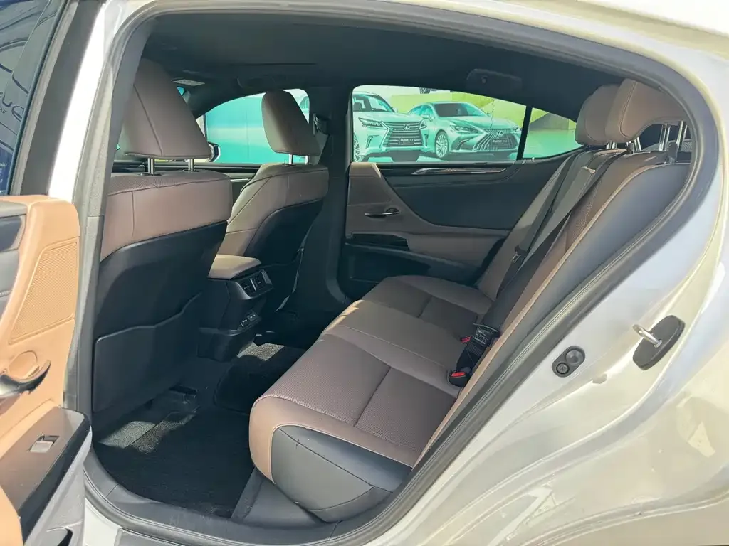 Lexus ES 2024 из CN, фото 6