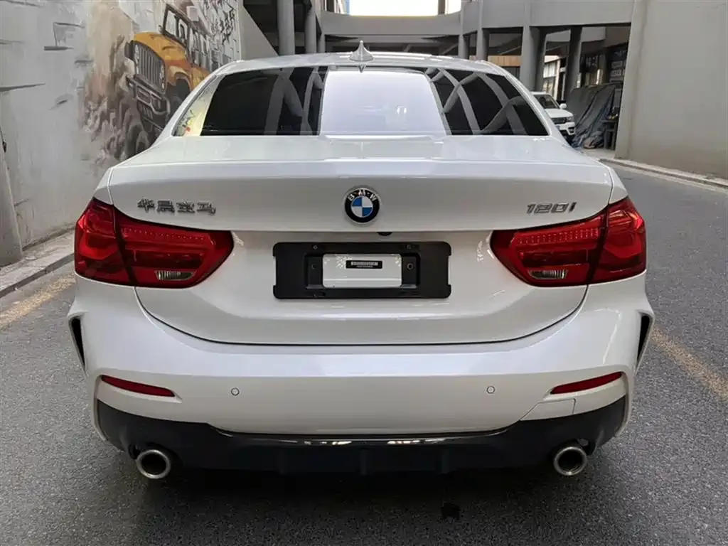 BMW 1 Series 2021 из CN, фото 9