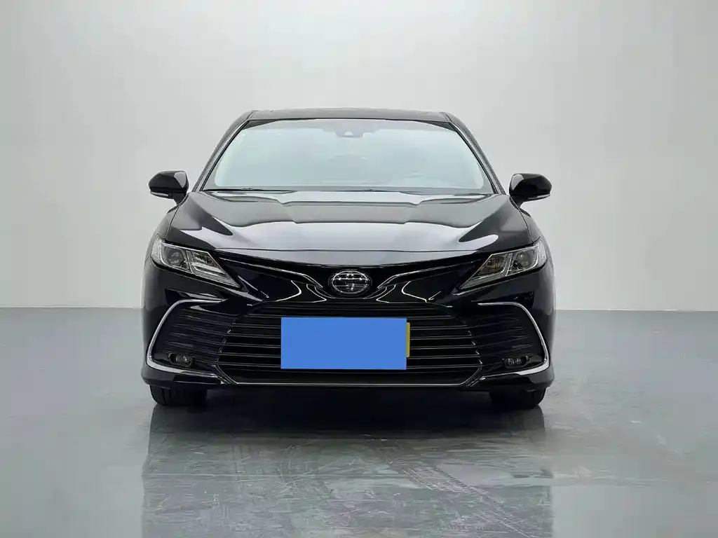 Toyota Camry 2023 из CN, фото 2