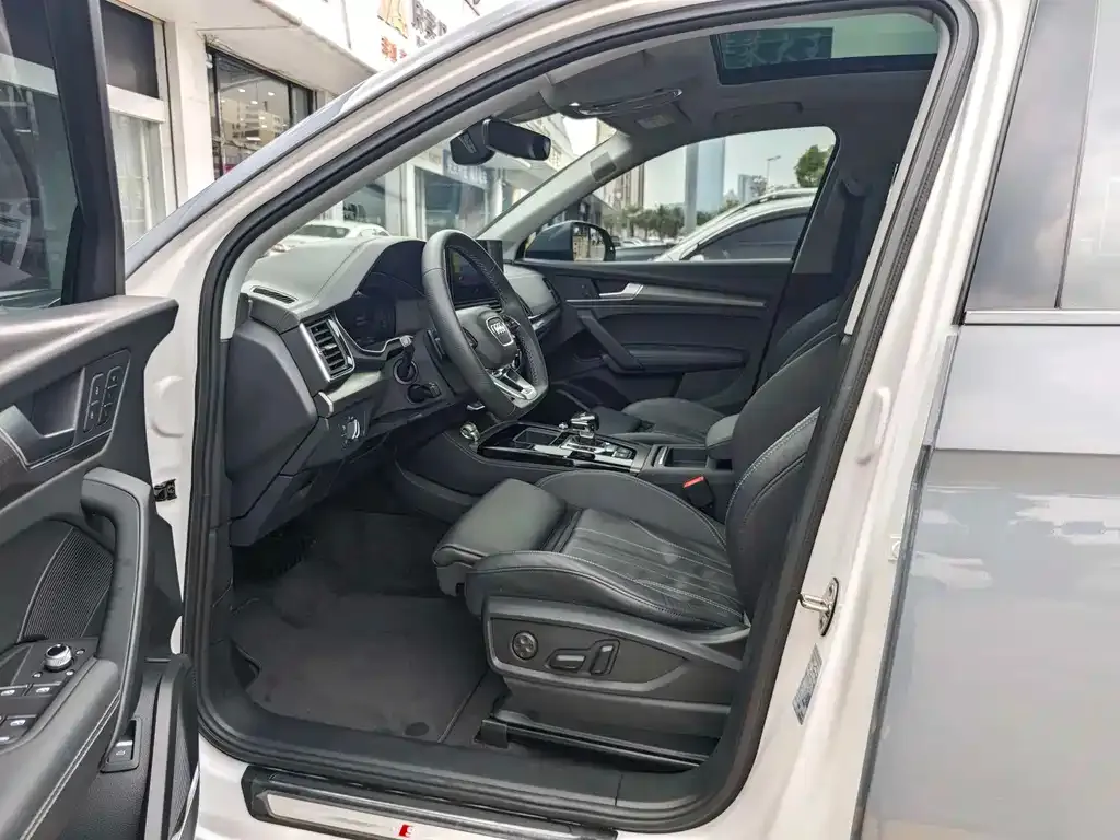 Audi Q5L 2021 из CN, фото 5