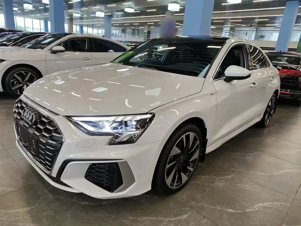 Audi A3 2024 из CN, фото 1