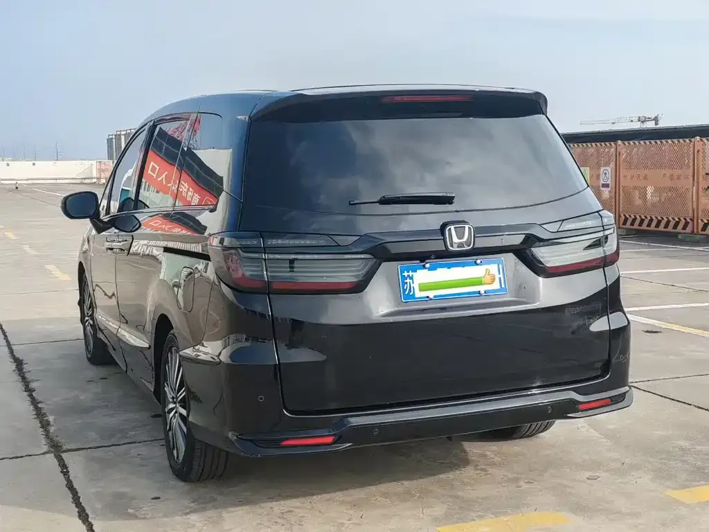 Honda Elysion 2022 из CN, фото 8