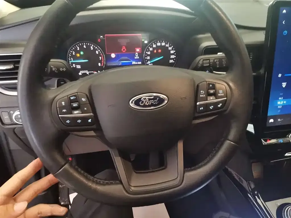 Ford Explorer 2021 из CN, фото 3