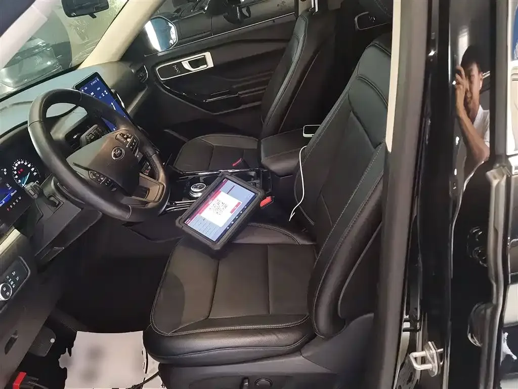 Ford Explorer 2021 из CN, фото 7