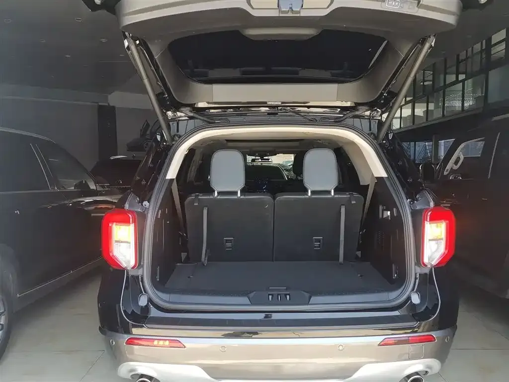 Ford Explorer 2021 из CN, фото 9