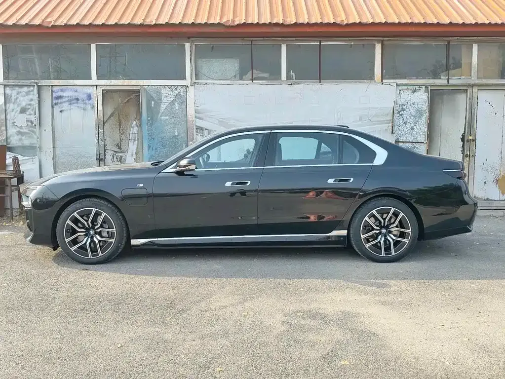 BMW i7 2025 из CN, фото 3