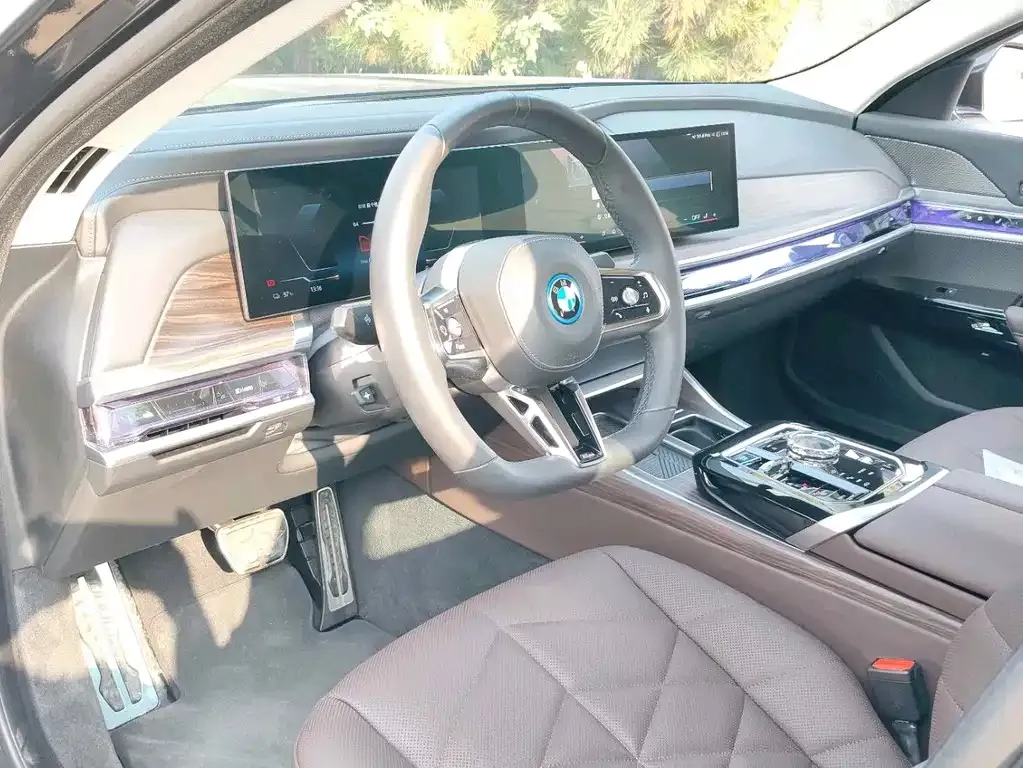 BMW i7 2025 из CN, фото 7