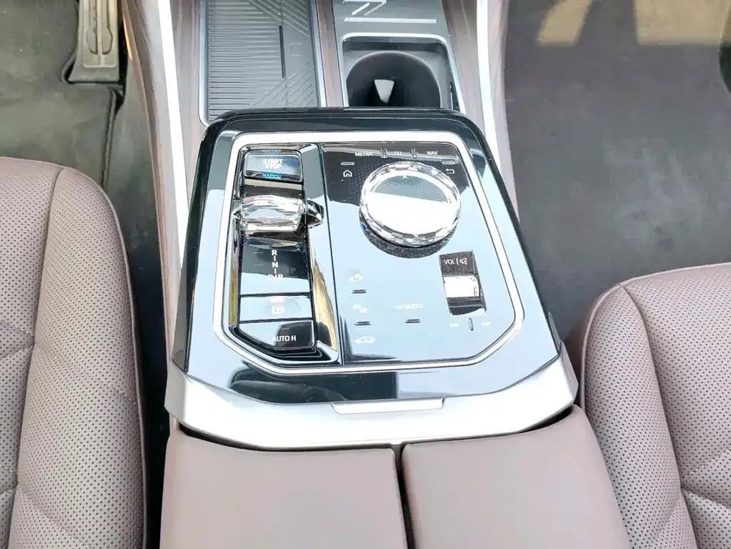 BMW i7 2025 из CN, фото 8