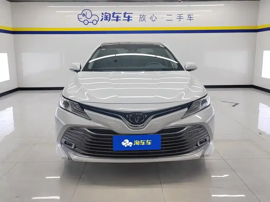 Toyota Camry 2021 из CN, фото 2