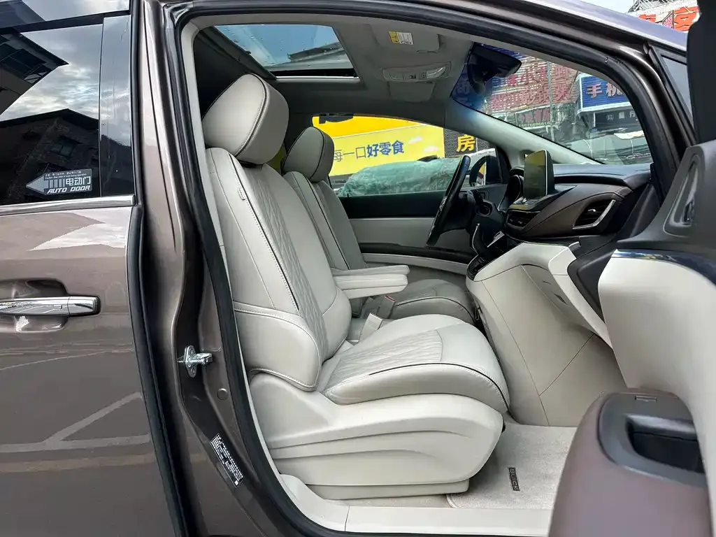 Buick GL8 2022 из CN, фото 8