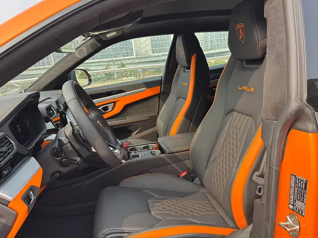 Lamborghini Urus 2025 из CN, фото 8