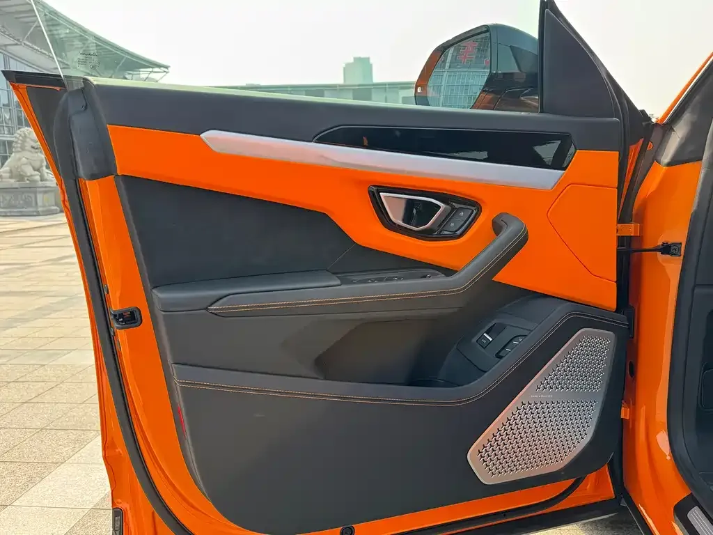 Lamborghini Urus 2025 из CN, фото 9