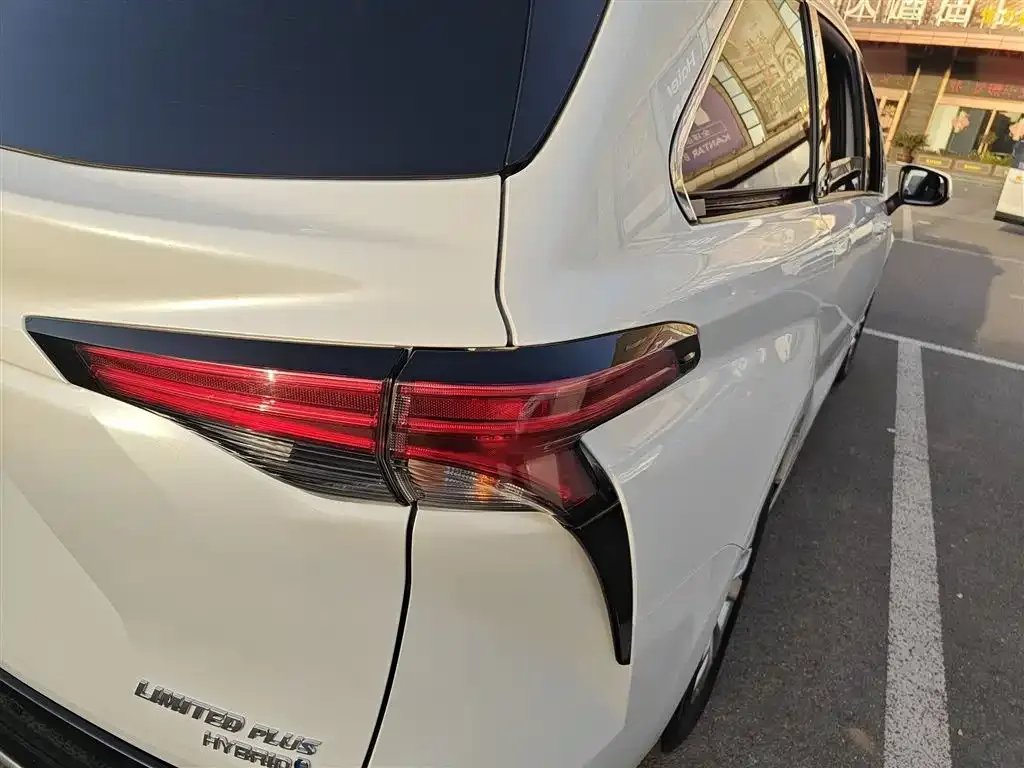 Toyota Sienna 2022 из CN, фото 8