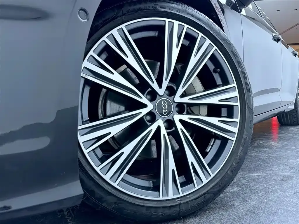 Audi A6L 2023 из CN, фото 5