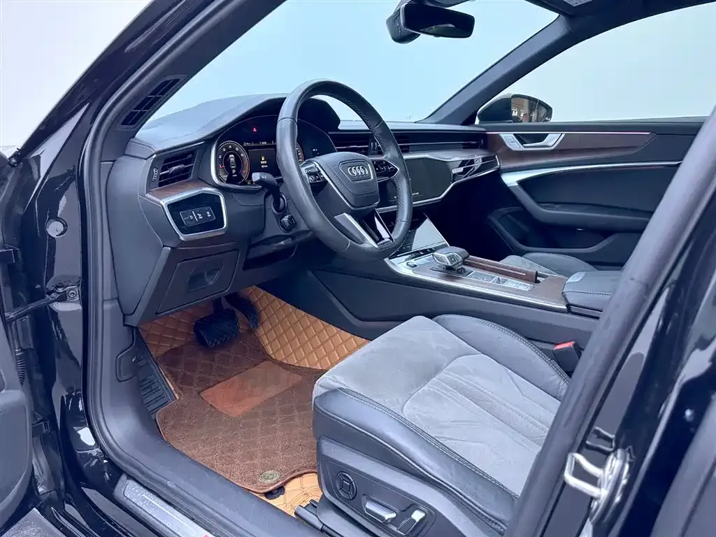 Audi A6L 2023 из CN, фото 6