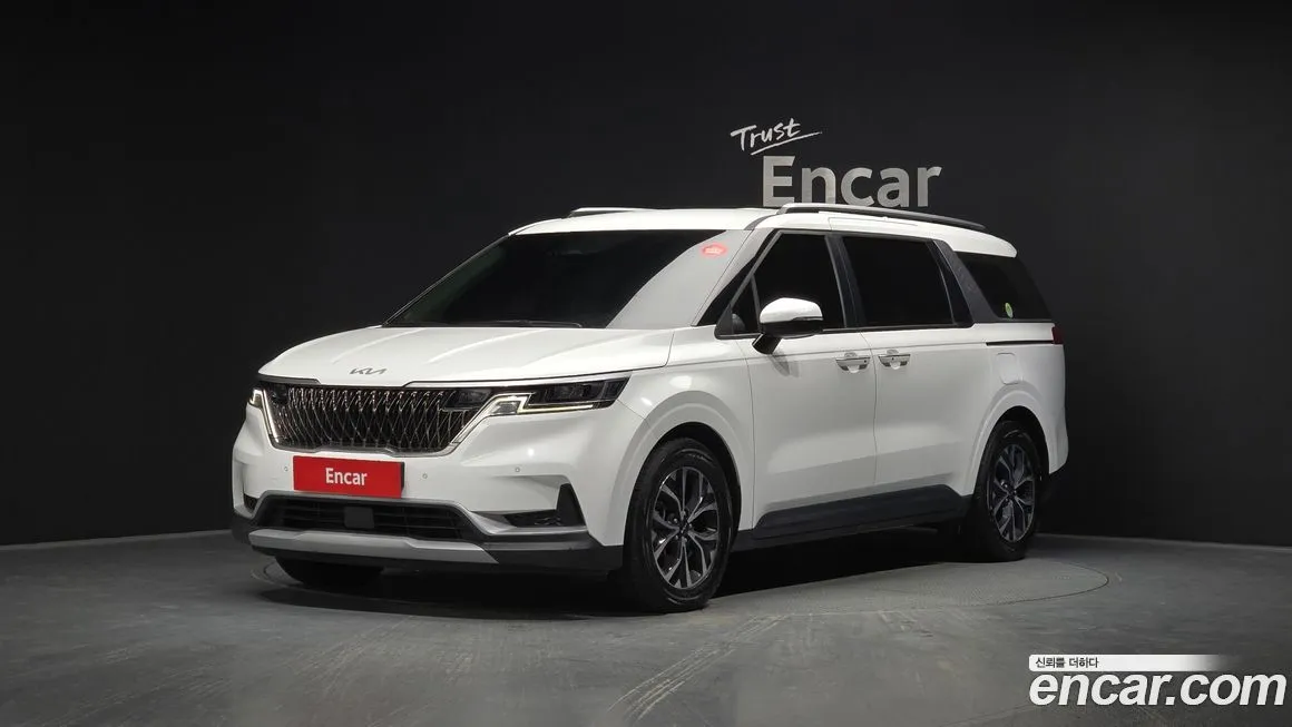 Kia Carnival — фото 1