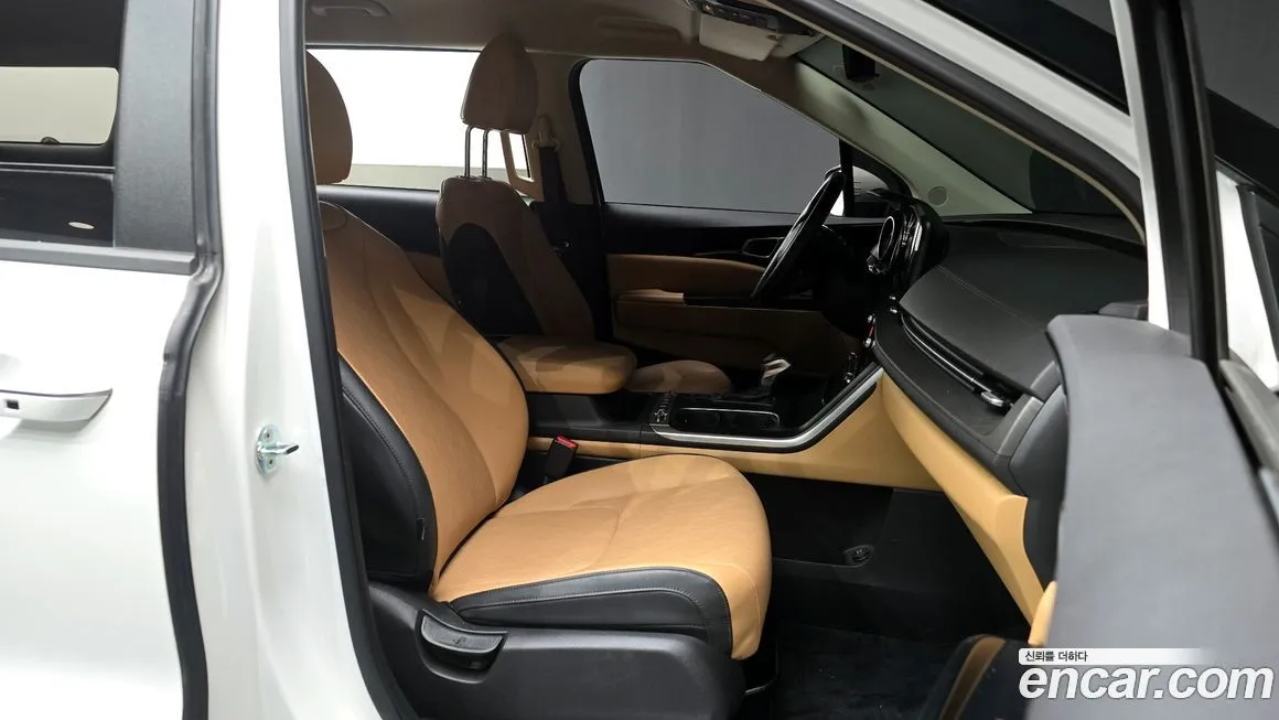 Kia Carnival — фото 10