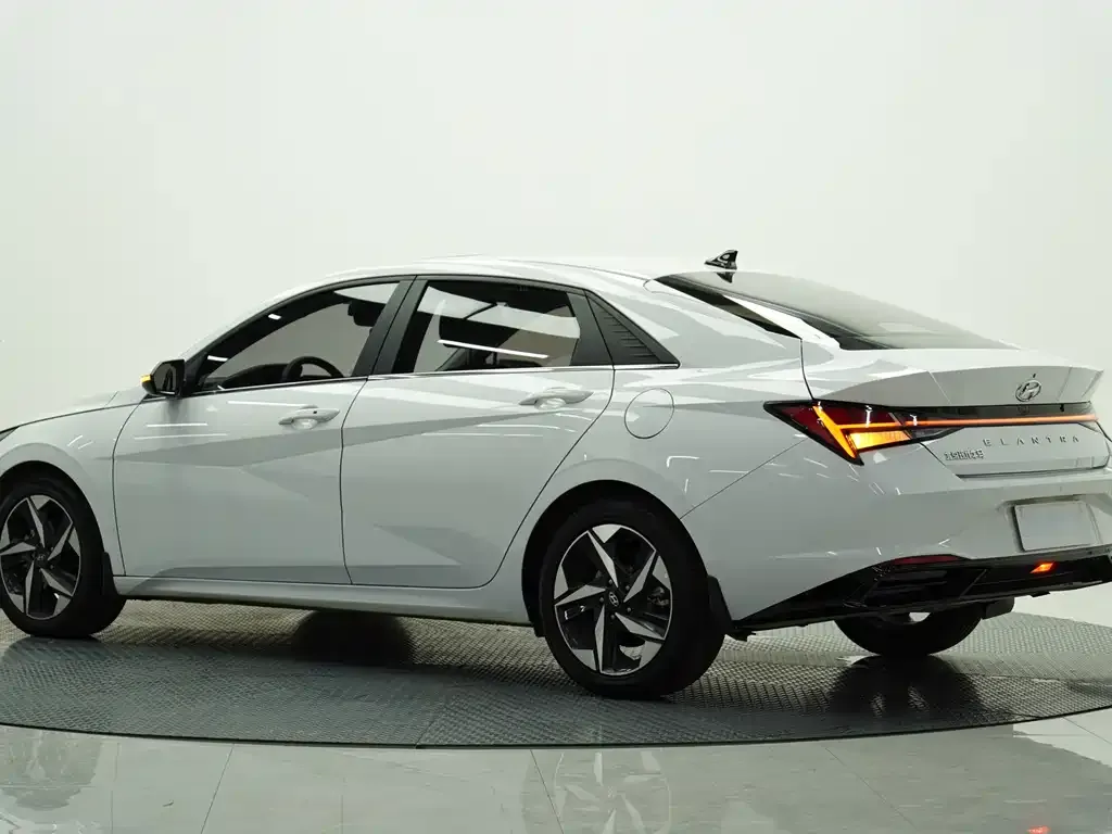 Hyundai Elantra 2022 из CN, фото 3