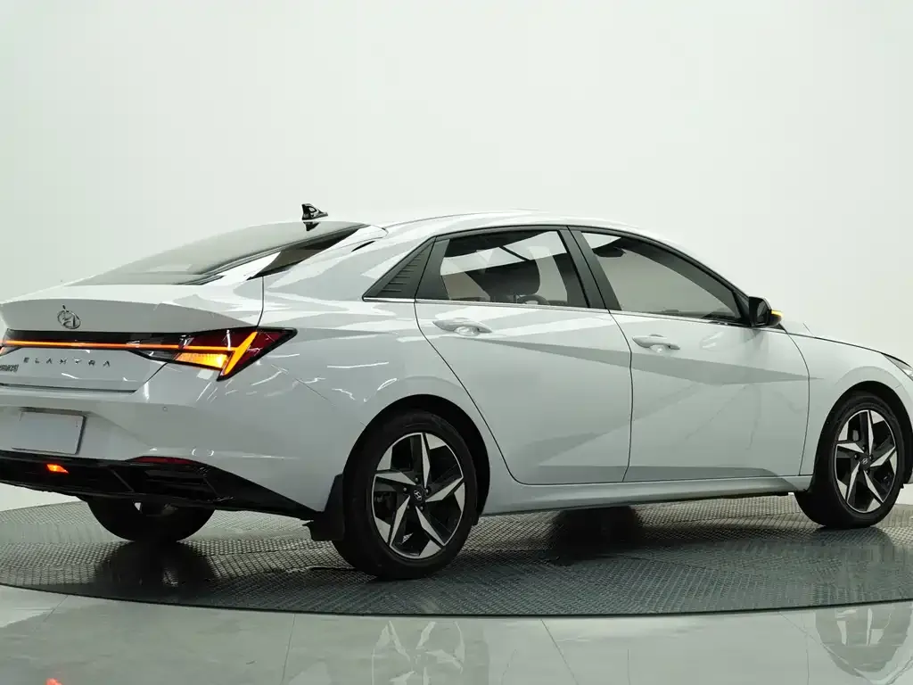 Hyundai Elantra 2022 из CN, фото 5