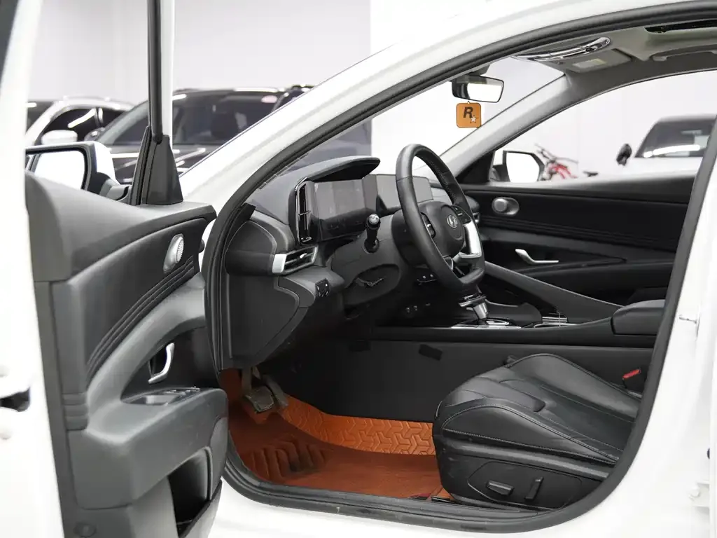 Hyundai Elantra 2022 из CN, фото 9
