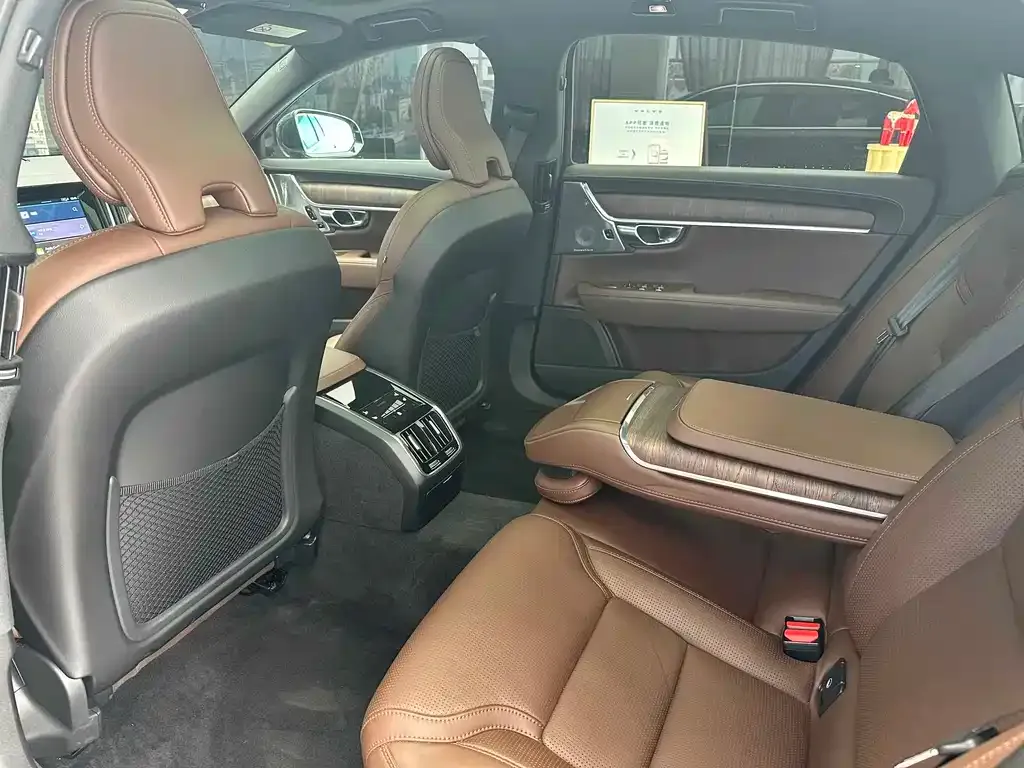 Volvo S90 2023 из CN, фото 8