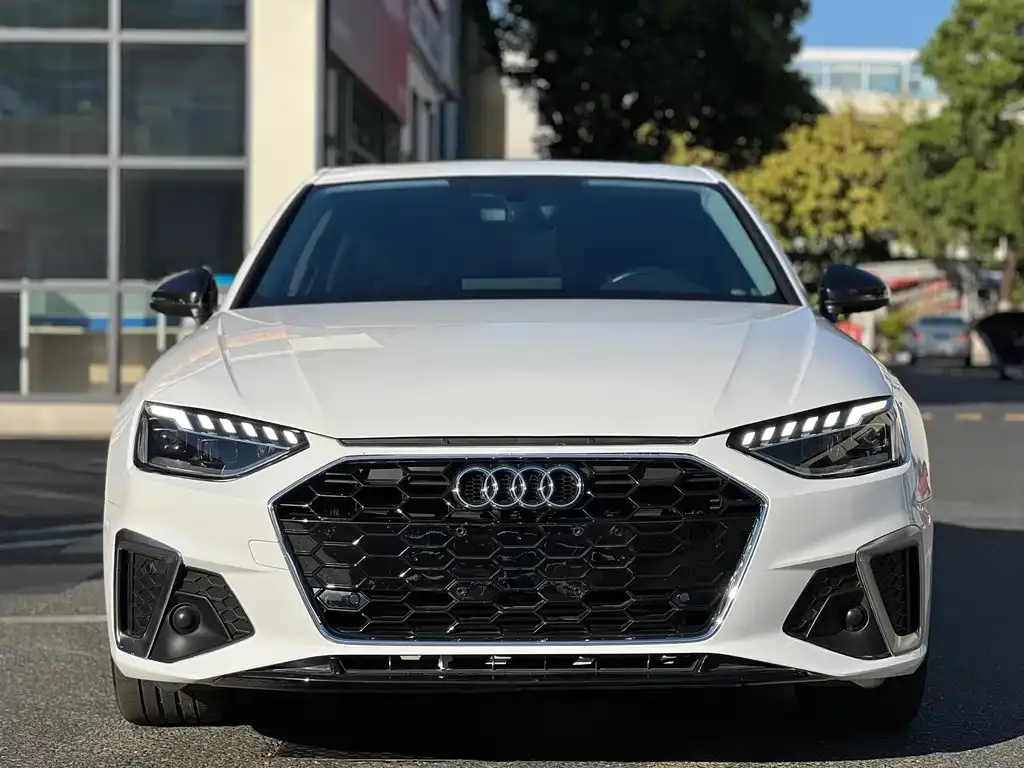 Audi A4L 2024 из CN, фото 2