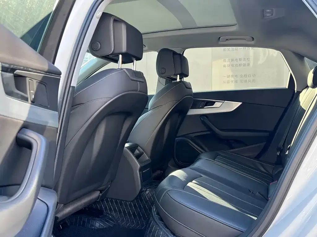 Audi A4L 2024 из CN, фото 5