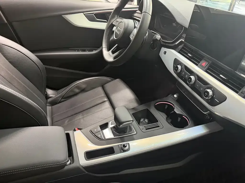 Audi A4L 2024 из CN, фото 7