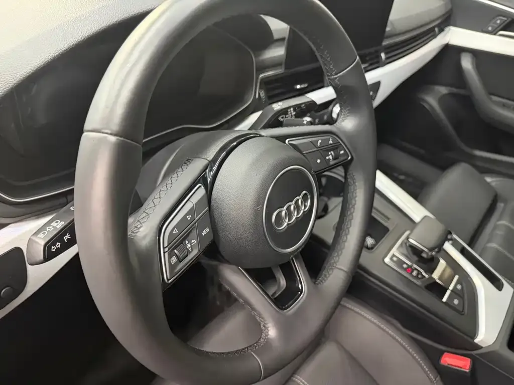 Audi A4L 2024 из CN, фото 8