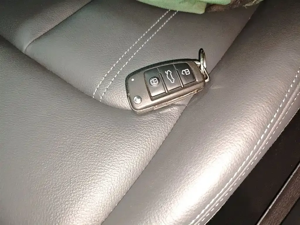 Audi Q2L 2024 из CN, фото 9