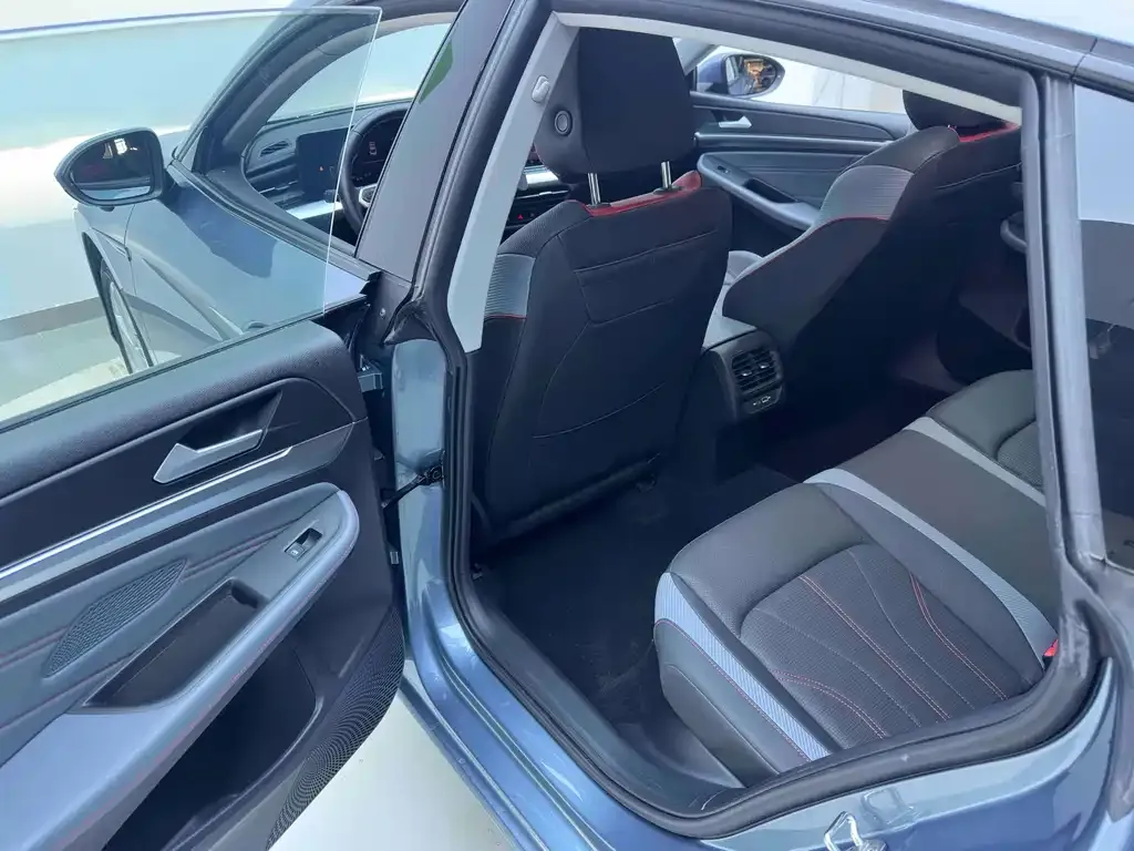 Volkswagen Lamando 2023 из CN, фото 10