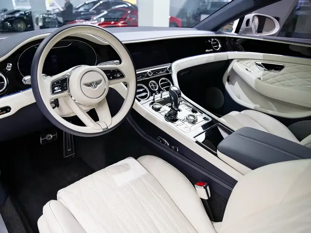 Bentley Continental 2025 из CN, фото 3