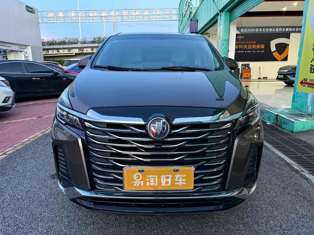 Buick GL8 2023 из CN, фото 3