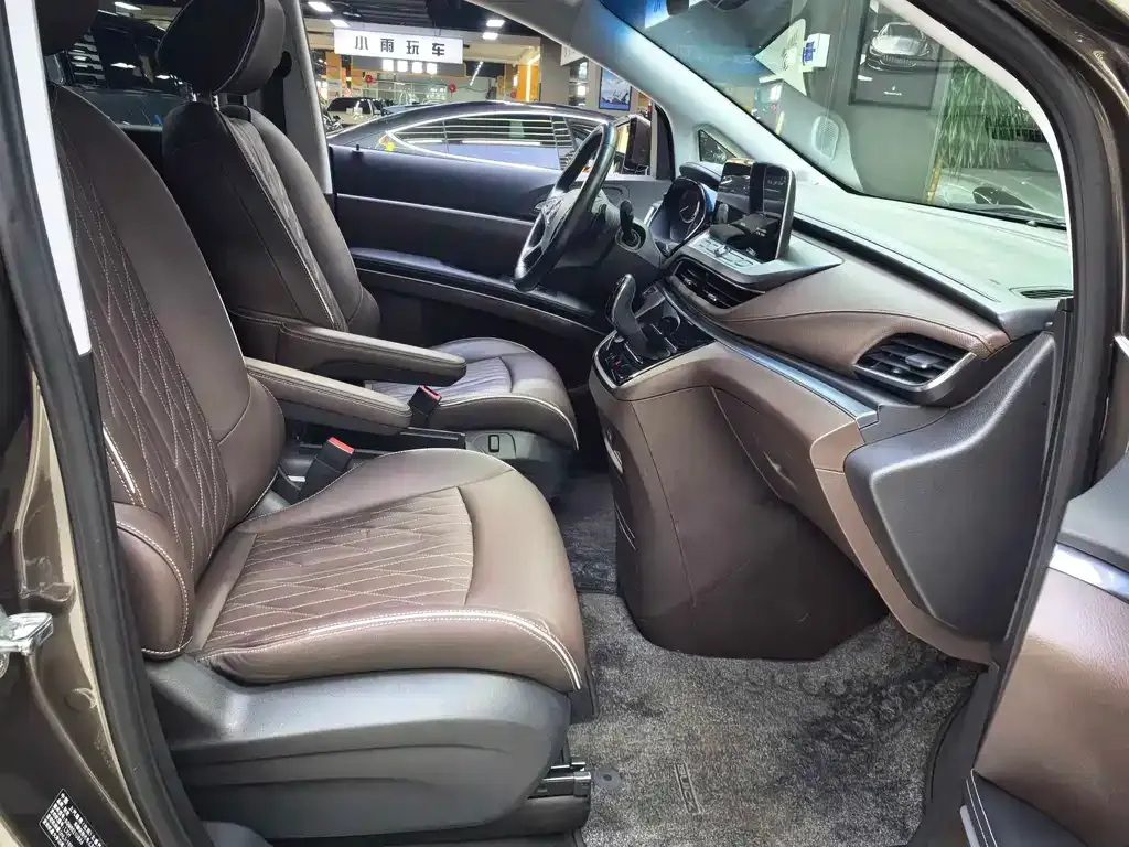 Buick GL8 2022 из CN, фото 10