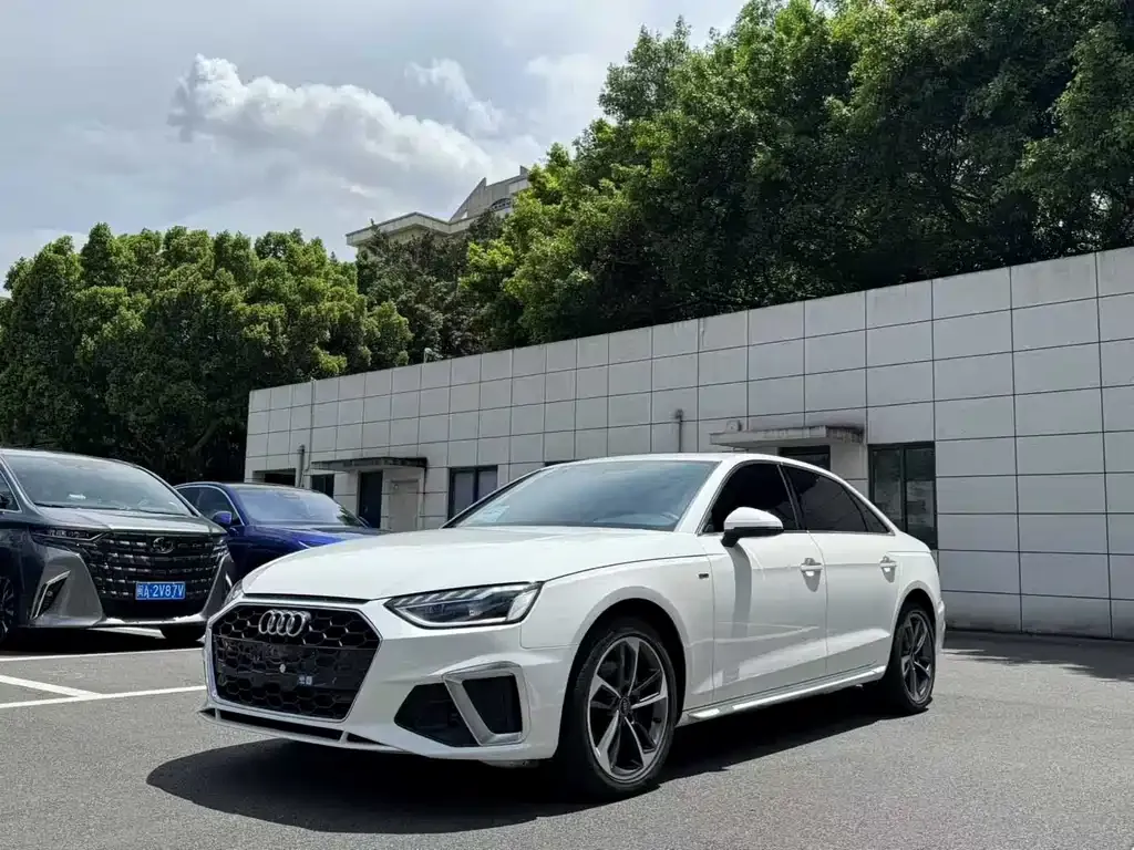 Audi A4L 2024 из CN, фото 1