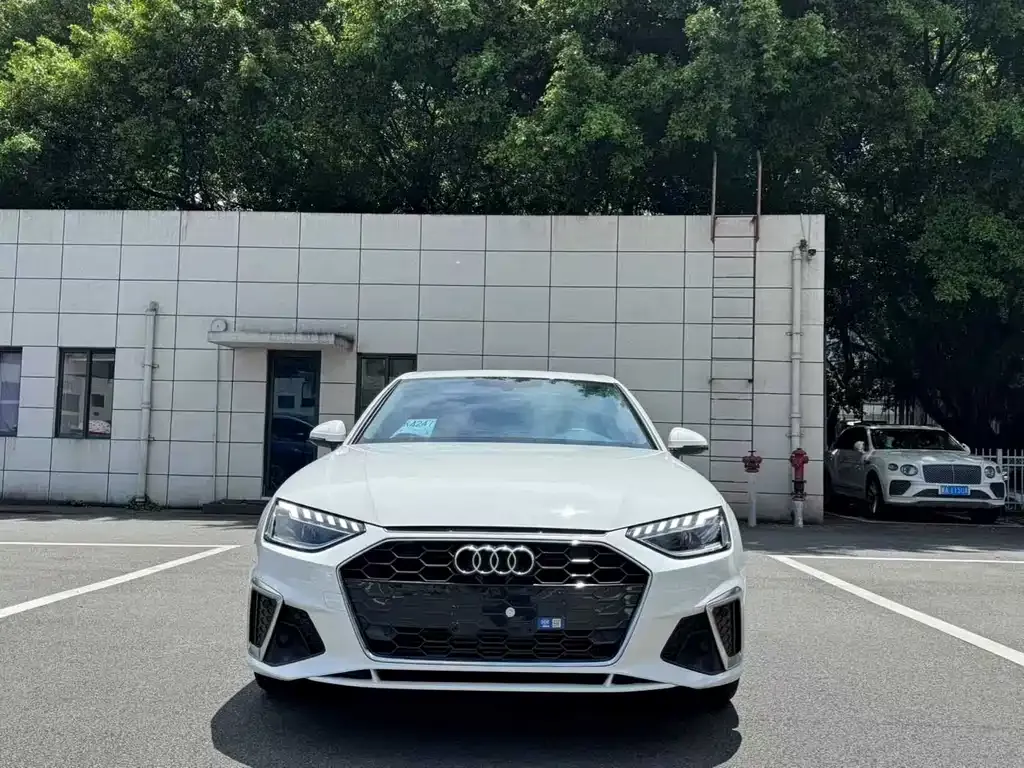 Audi A4L 2024 из CN, фото 2