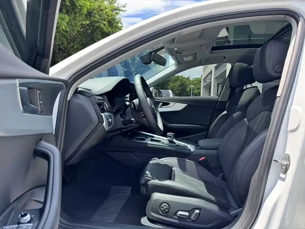 Audi A4L 2024 из CN, фото 5