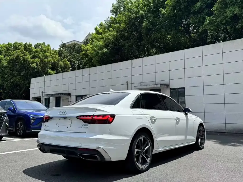 Audi A4L 2024 из CN, фото 8