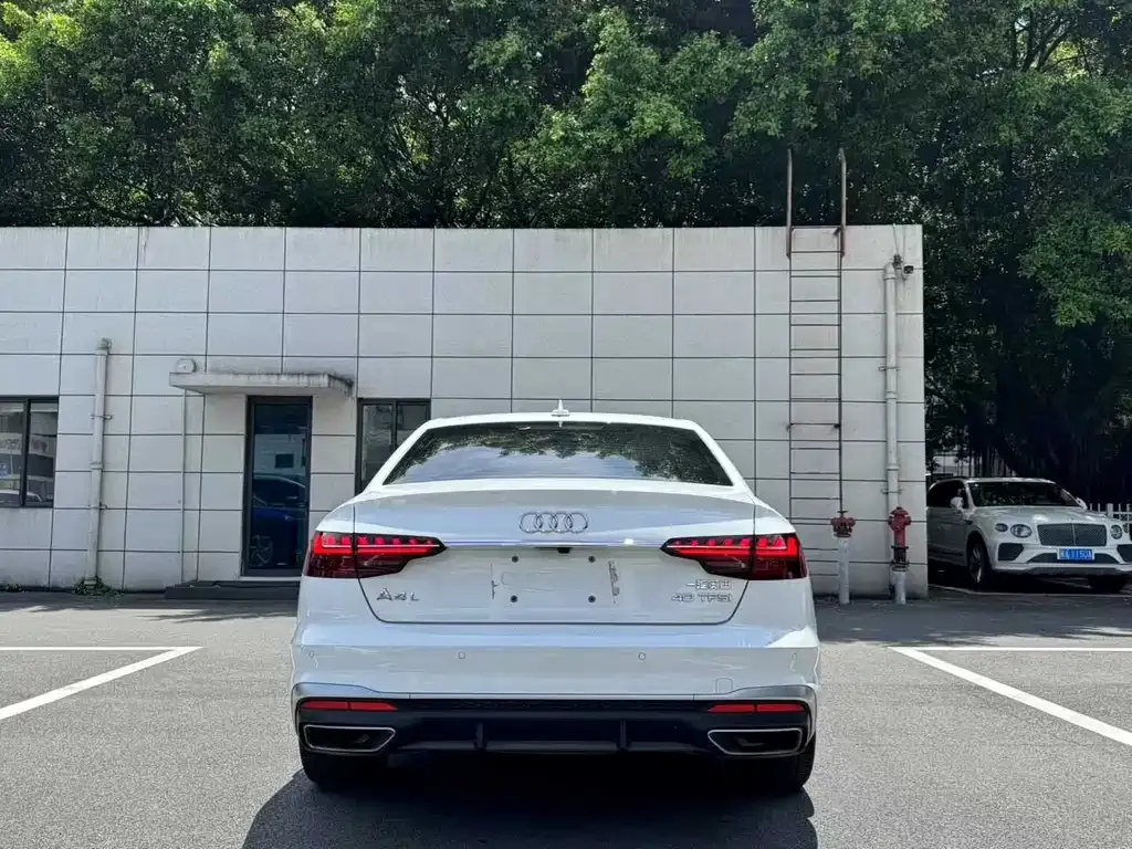 Audi A4L 2024 из CN, фото 9