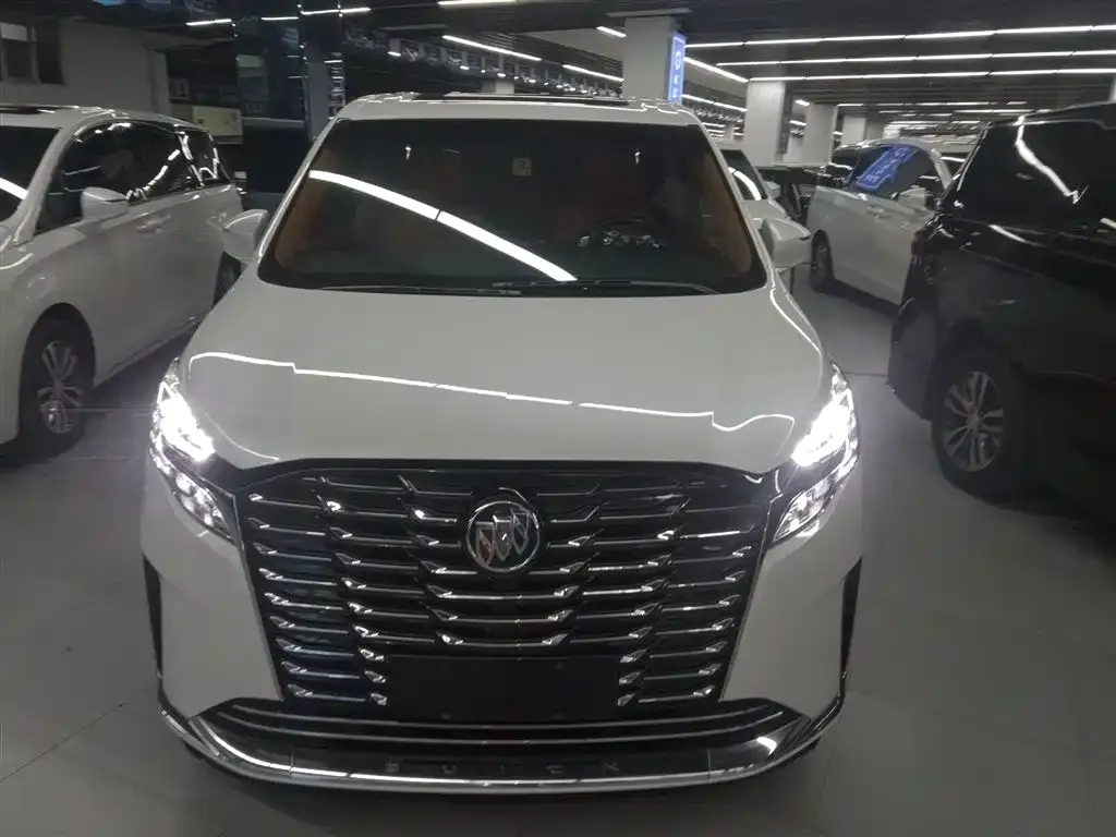 Buick GL8 2023 из CN, фото 3