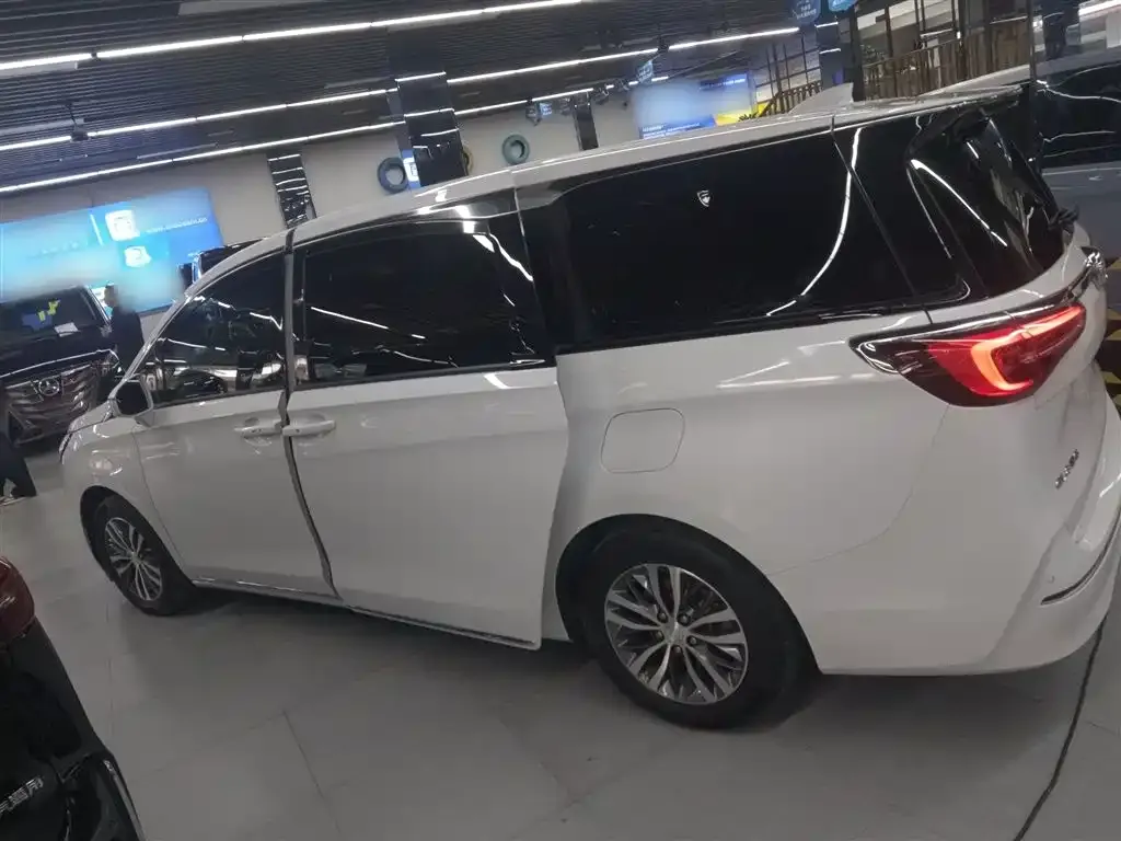 Buick GL8 2023 из CN, фото 5