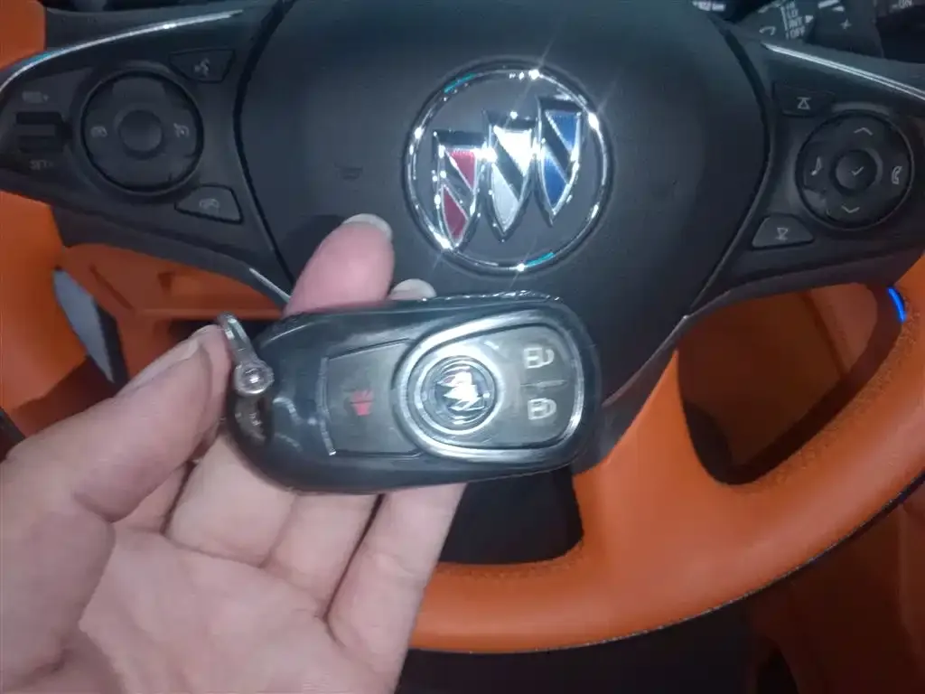 Buick GL8 2023 из CN, фото 9