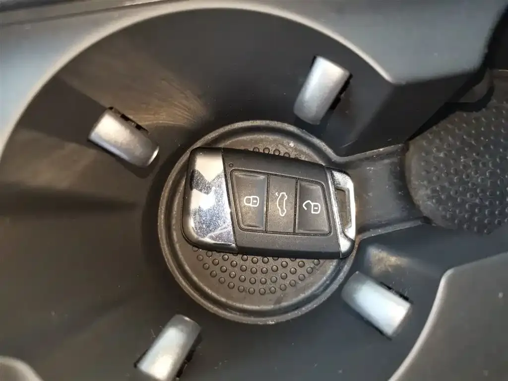 Volkswagen CC 2022 из CN, фото 9